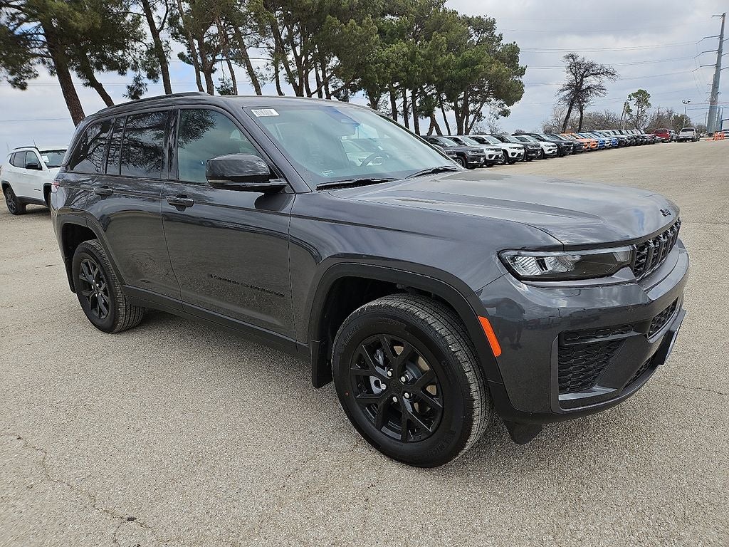 2026 Jeep Grand Cherokee Laredo