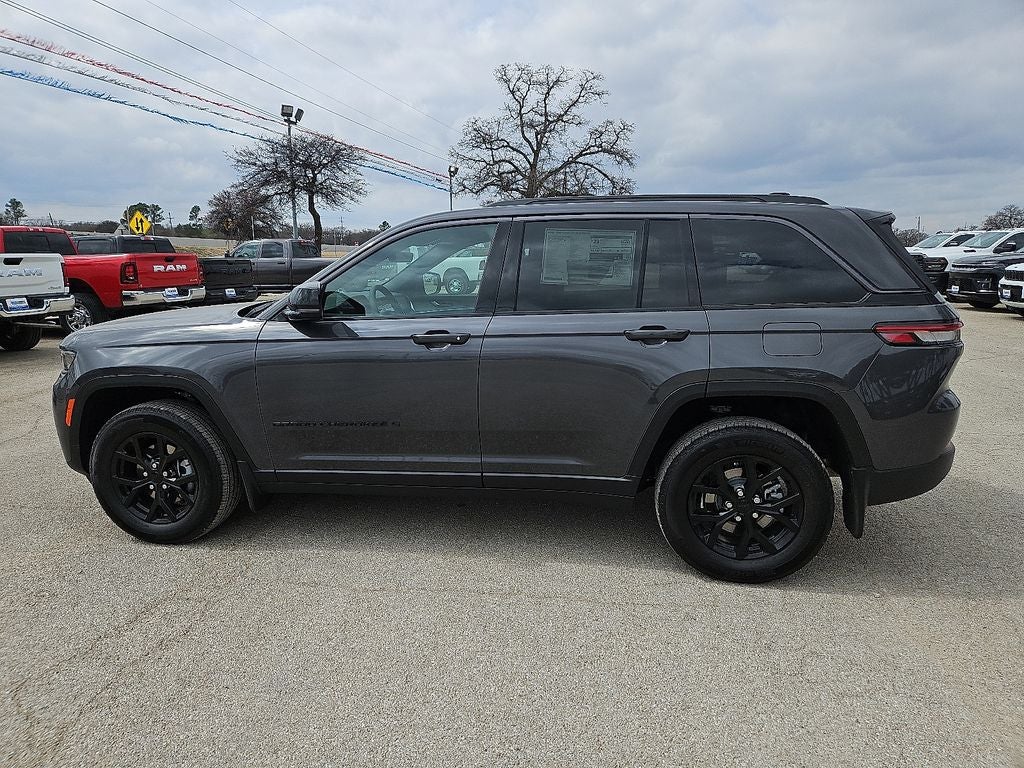 2026 Jeep Grand Cherokee Laredo