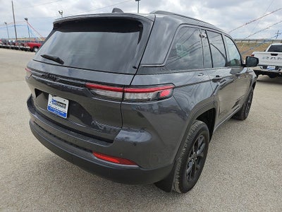 2026 Jeep Grand Cherokee Laredo