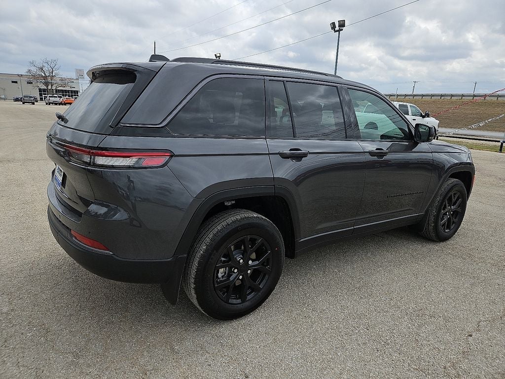 2026 Jeep Grand Cherokee Laredo