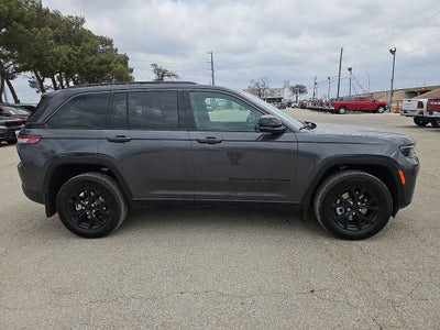 2026 Jeep Grand Cherokee Laredo