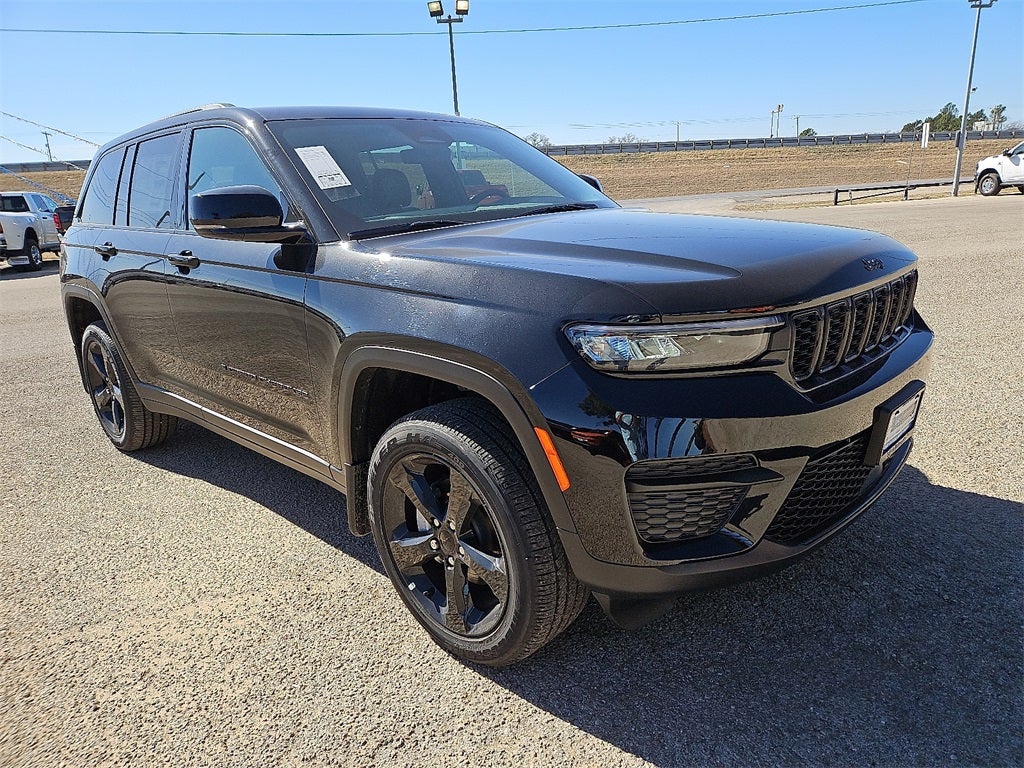 2025 Jeep Grand Cherokee Laredo