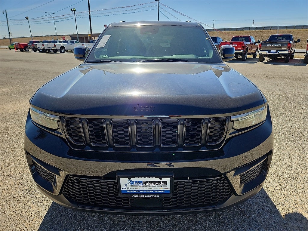 2025 Jeep Grand Cherokee Laredo
