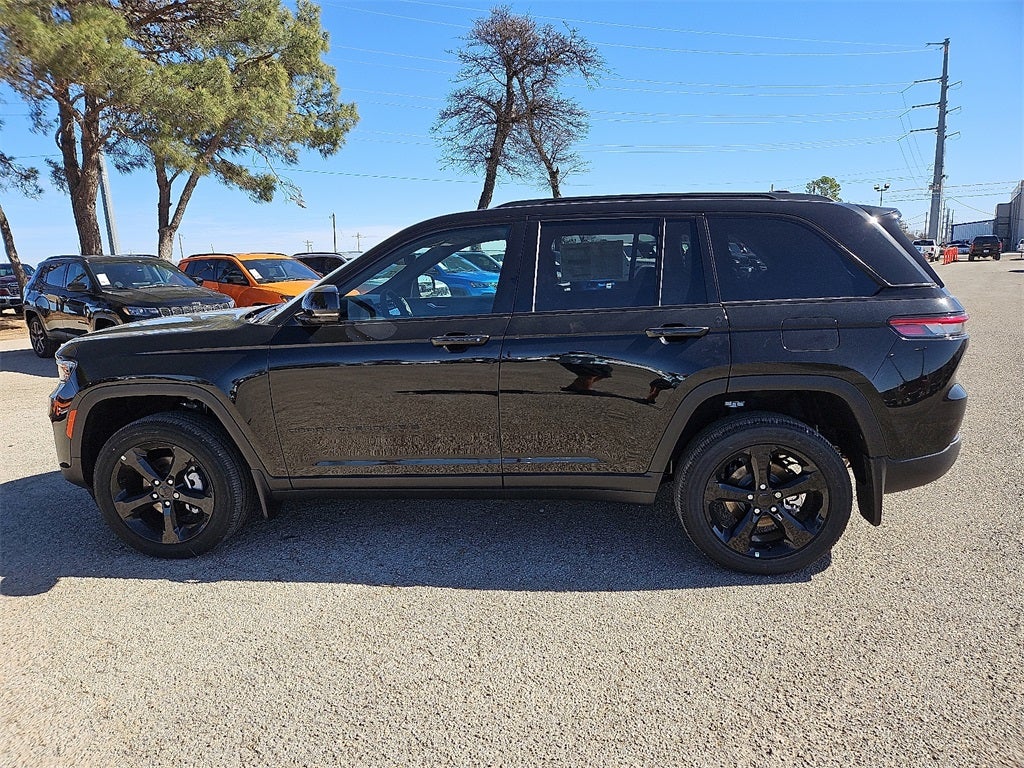2025 Jeep Grand Cherokee Laredo
