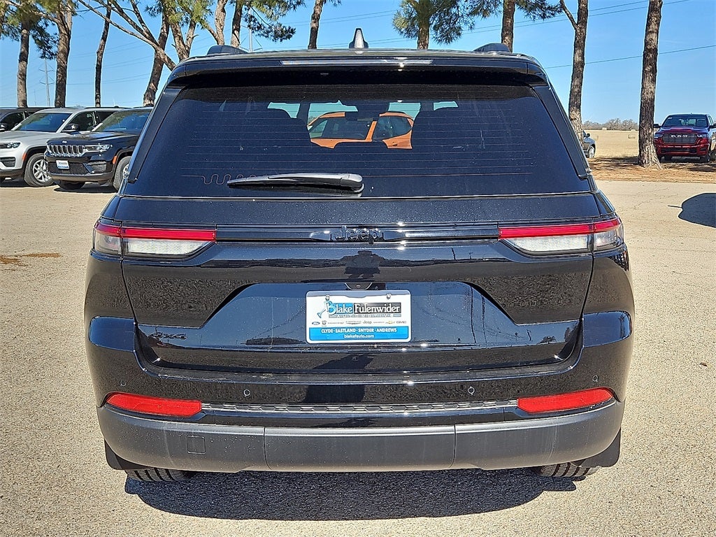 2025 Jeep Grand Cherokee Laredo