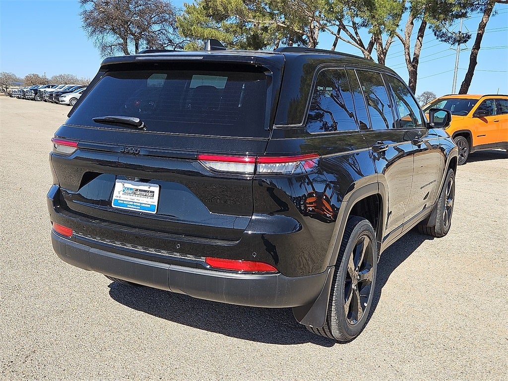 2025 Jeep Grand Cherokee Laredo