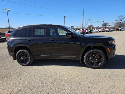 2025 Jeep Grand Cherokee Laredo