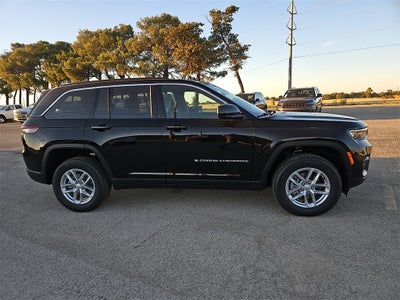 2025 Jeep Grand Cherokee Laredo