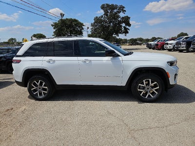 2027 Jeep Grand Cherokee Laredo X