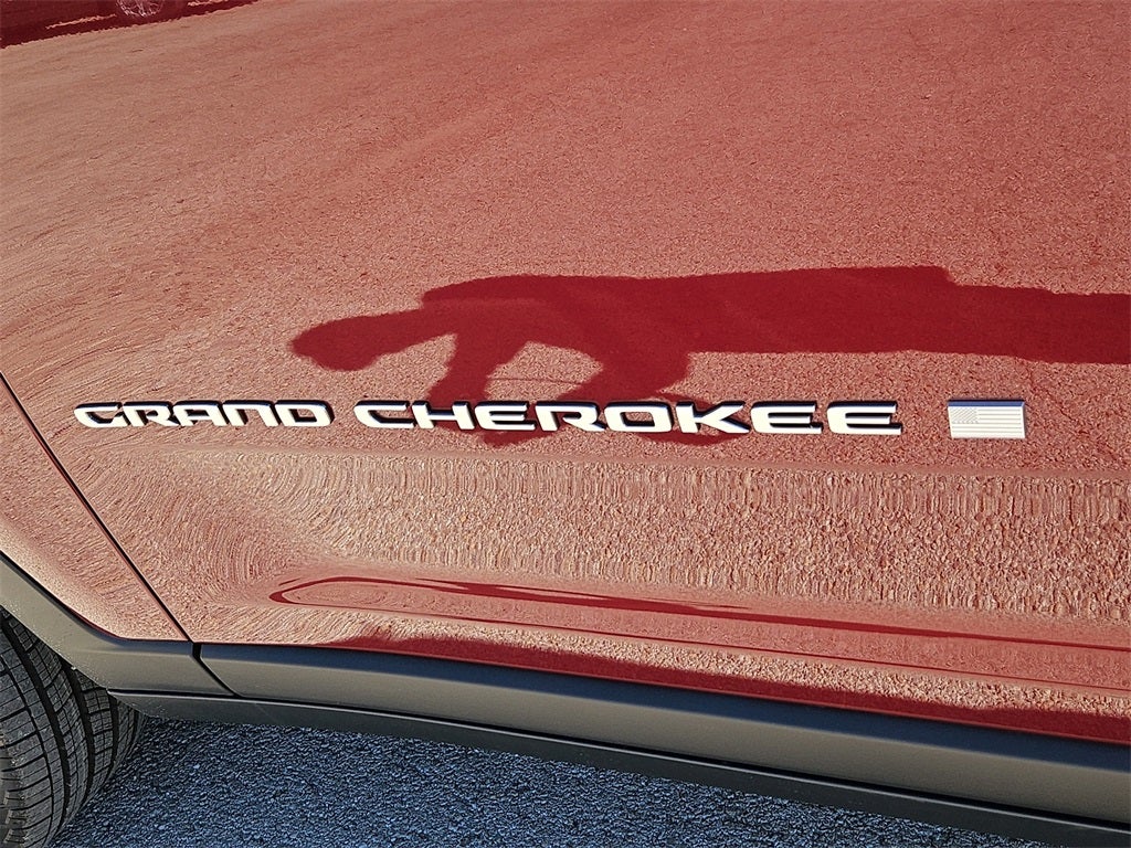 2025 Jeep Grand Cherokee Laredo