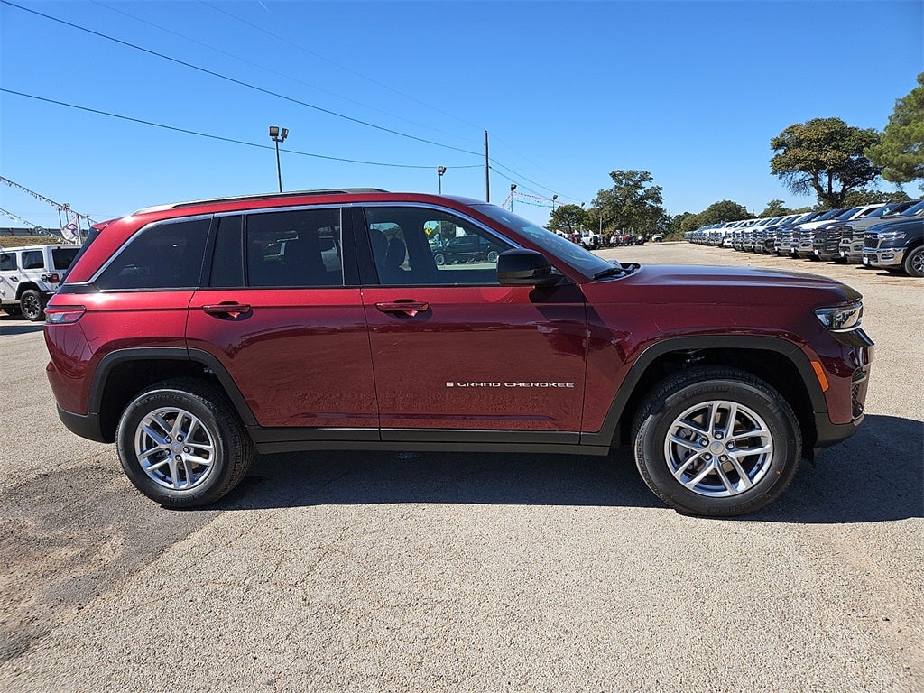 2025 Jeep Grand Cherokee Laredo