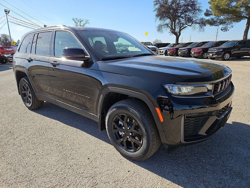 2026 Jeep Grand Cherokee Laredo