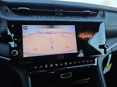 2026 Jeep Grand Cherokee Laredo