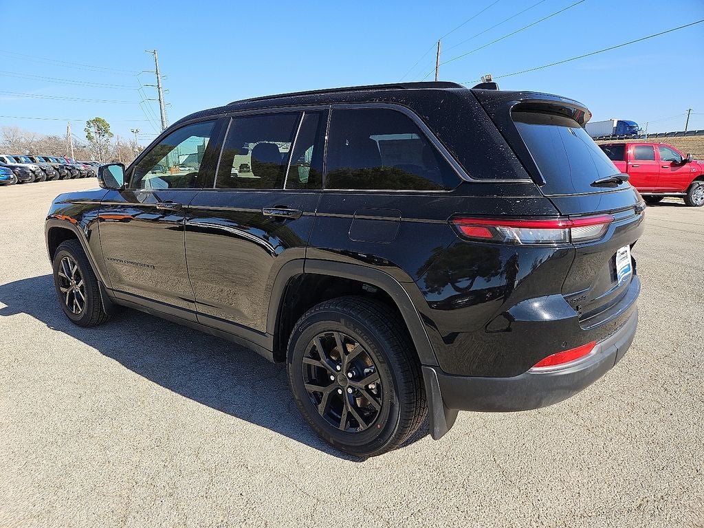 2026 Jeep Grand Cherokee Laredo