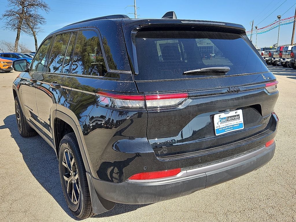 2026 Jeep Grand Cherokee Laredo