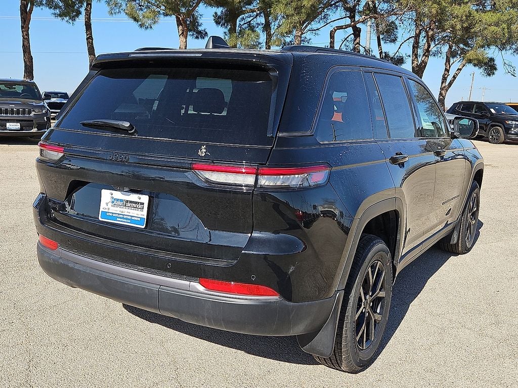 2026 Jeep Grand Cherokee Laredo