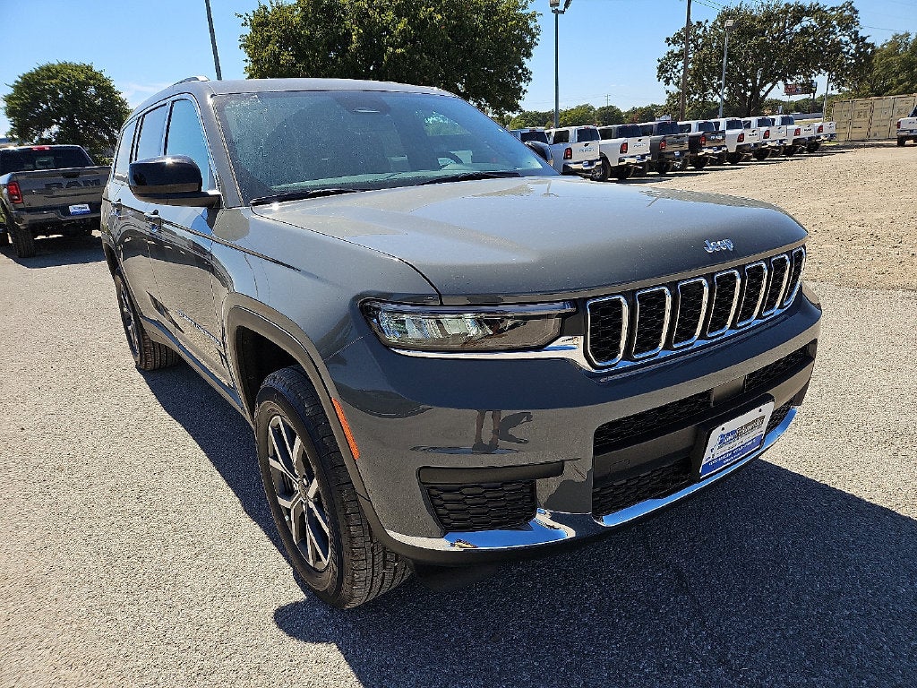 2027 Jeep Grand Cherokee GRAND CHEROKEE L LAREDO X 4X2