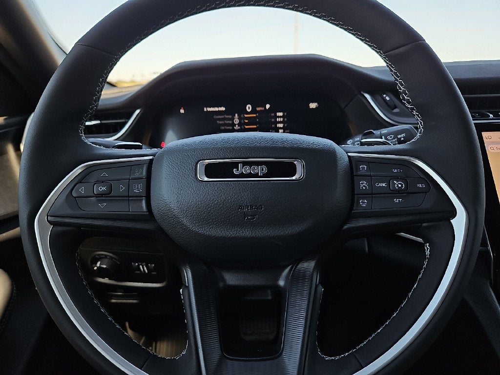 2027 Jeep Grand Cherokee GRAND CHEROKEE L LAREDO X 4X2