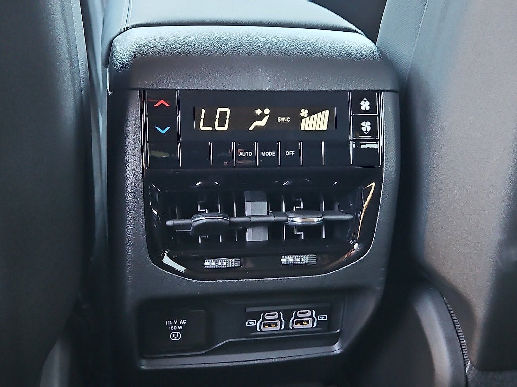 2027 Jeep Grand Cherokee GRAND CHEROKEE L LAREDO X 4X4
