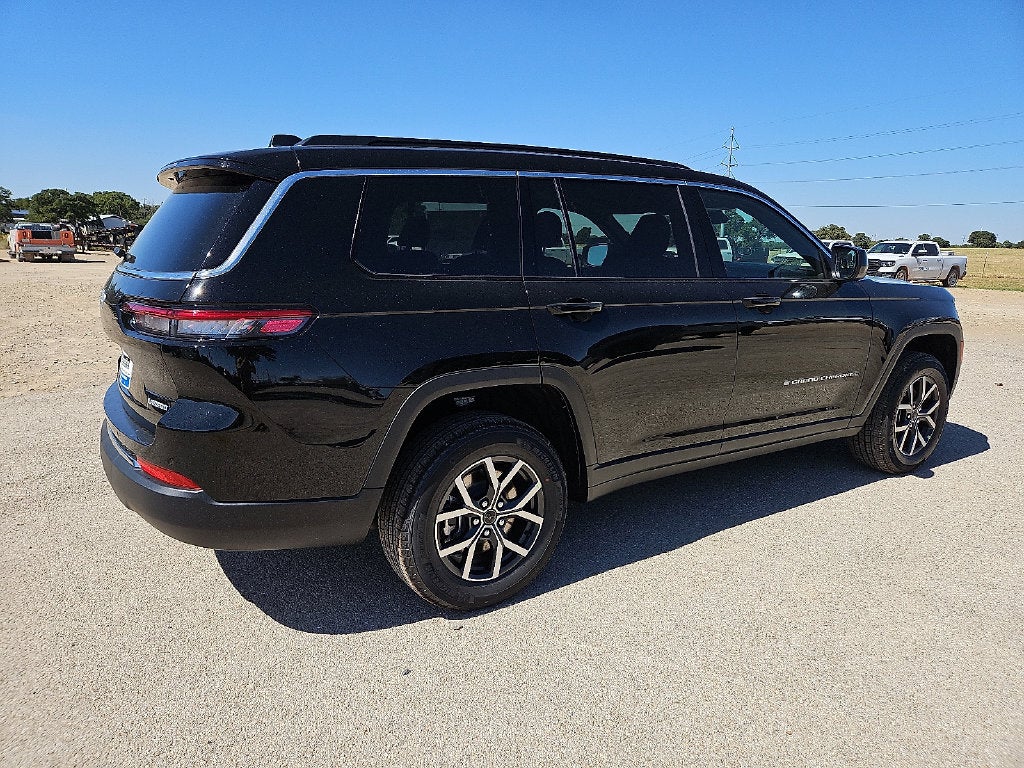 2027 Jeep Grand Cherokee GRAND CHEROKEE L LAREDO X 4X4
