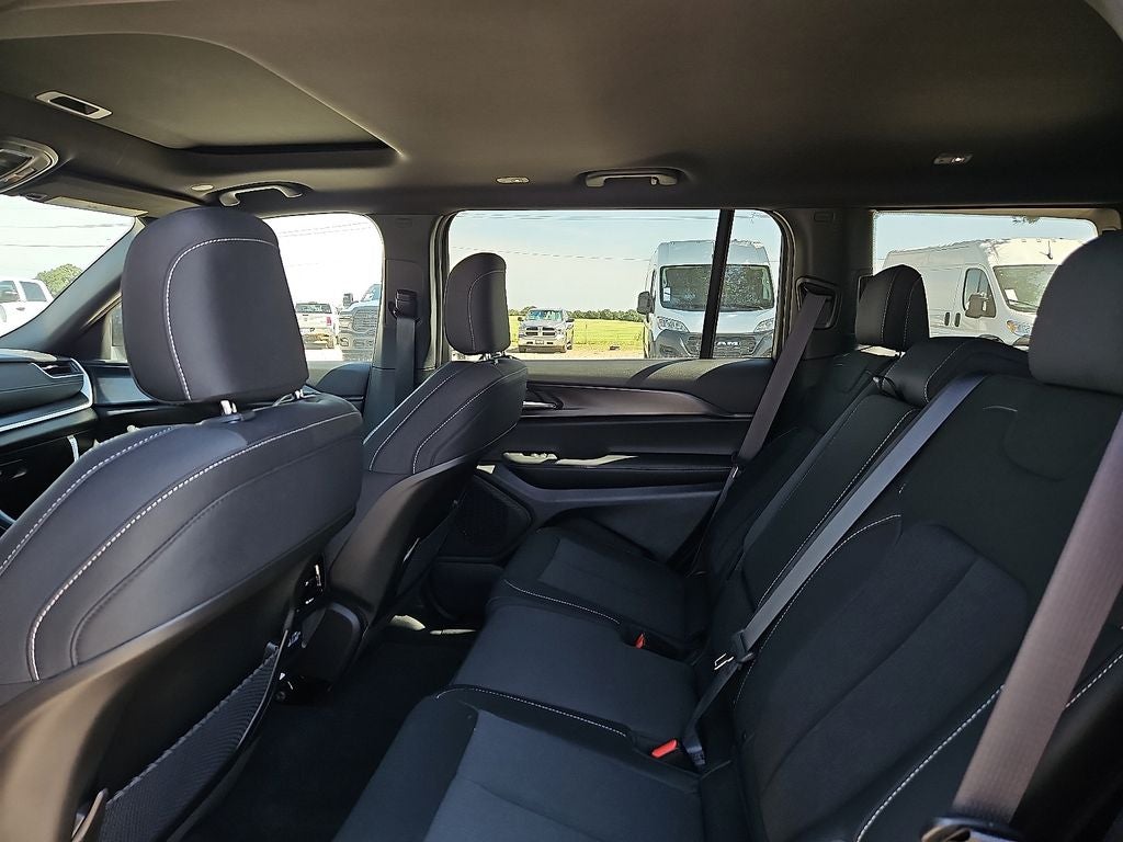 2026 Jeep Grand Cherokee L Laredo