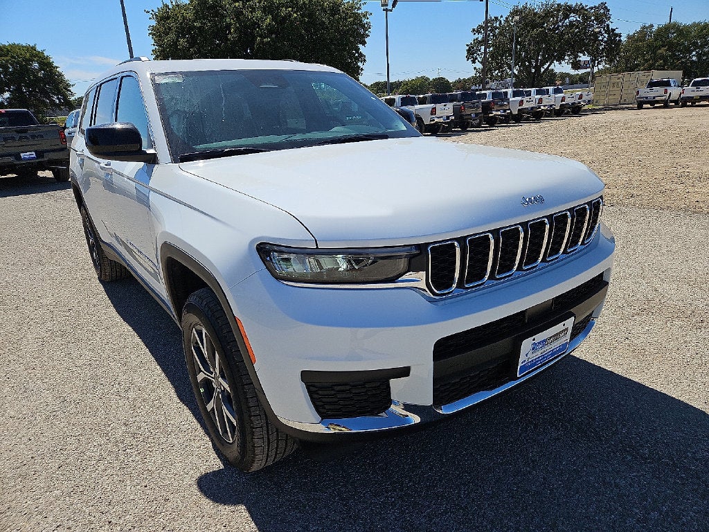 2027 Jeep Grand Cherokee GRAND CHEROKEE L LAREDO X 4X4