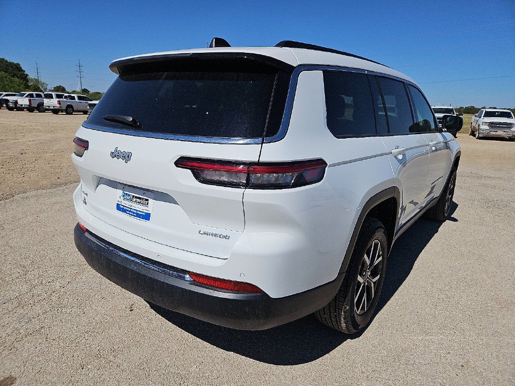2027 Jeep Grand Cherokee GRAND CHEROKEE L LAREDO X 4X4