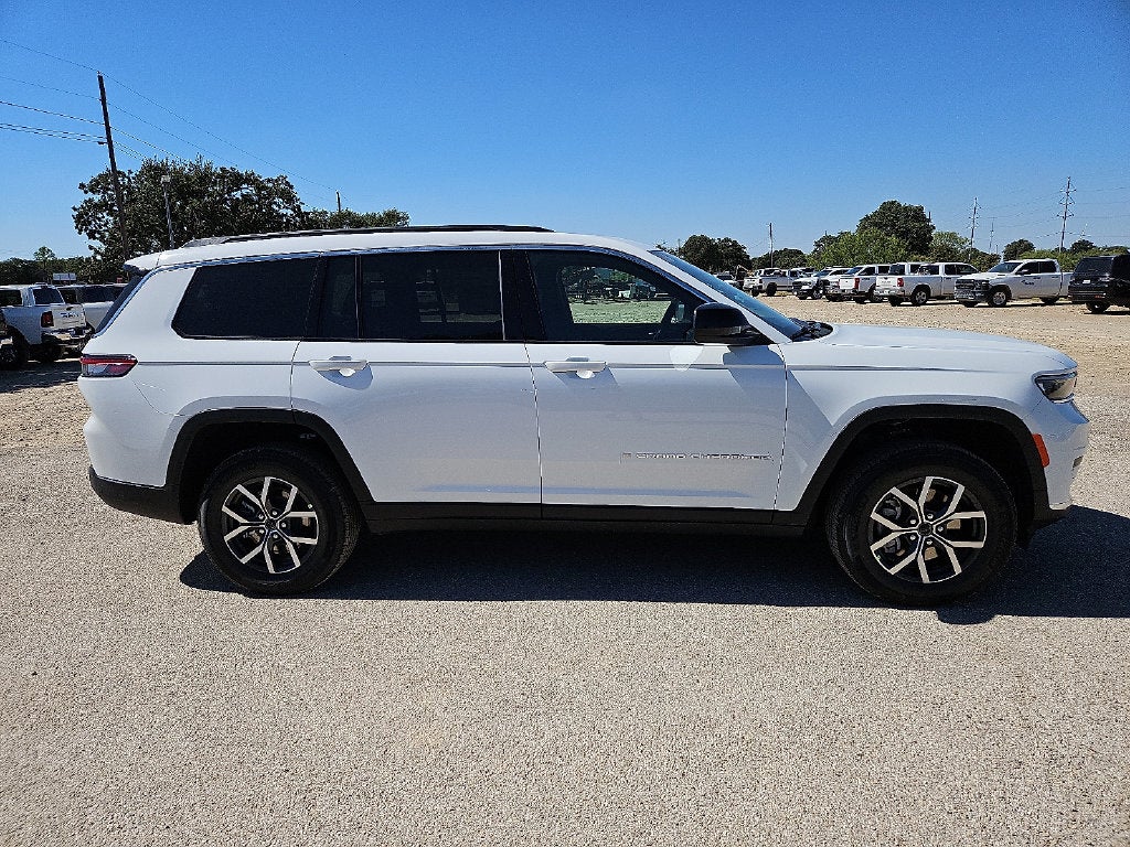 2027 Jeep Grand Cherokee GRAND CHEROKEE L LAREDO X 4X4