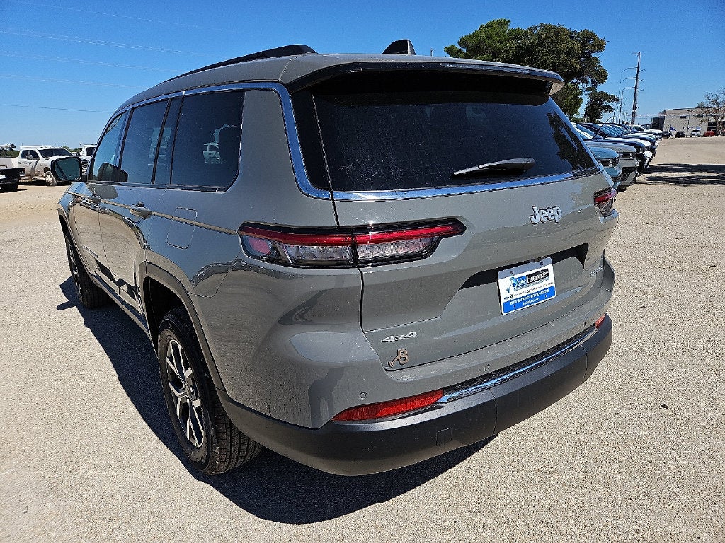 2027 Jeep Grand Cherokee GRAND CHEROKEE L LAREDO X 4X4