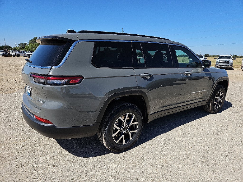 2027 Jeep Grand Cherokee GRAND CHEROKEE L LAREDO X 4X4