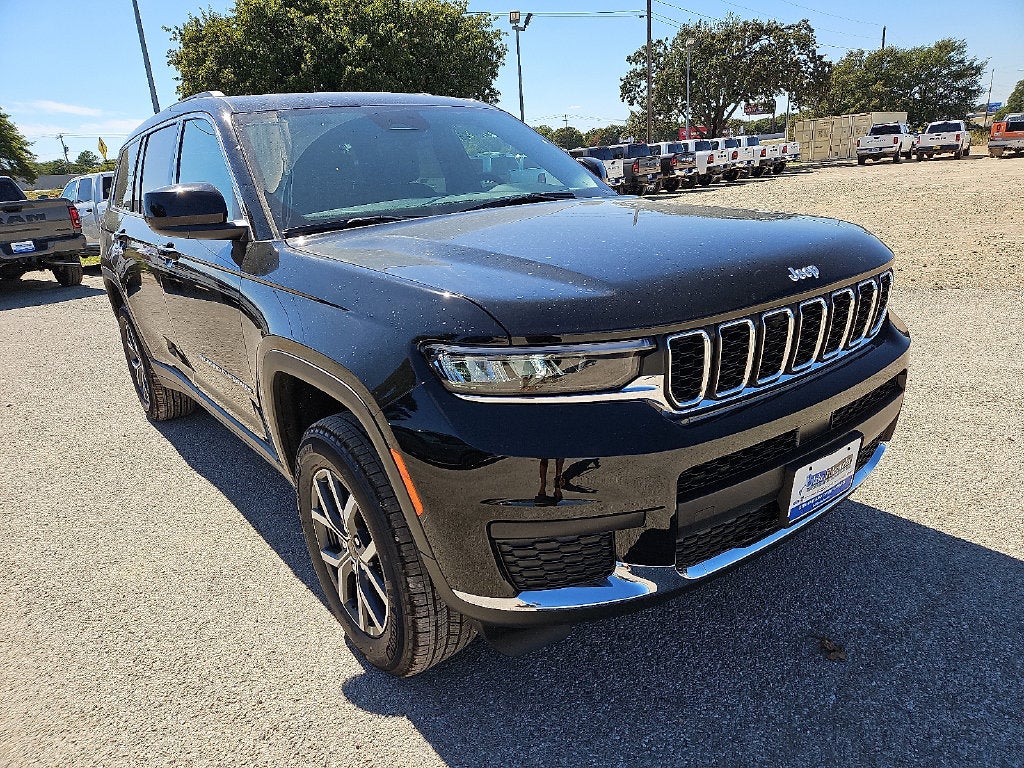 2027 Jeep Grand Cherokee GRAND CHEROKEE L LAREDO X 4X4