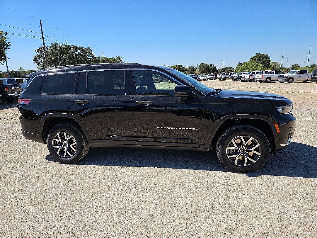 2027 Jeep Grand Cherokee GRAND CHEROKEE L LAREDO X 4X4