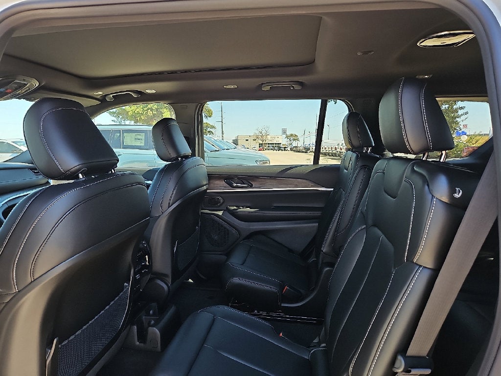 2027 Jeep Grand Cherokee GRAND CHEROKEE L LIMITED 4X4