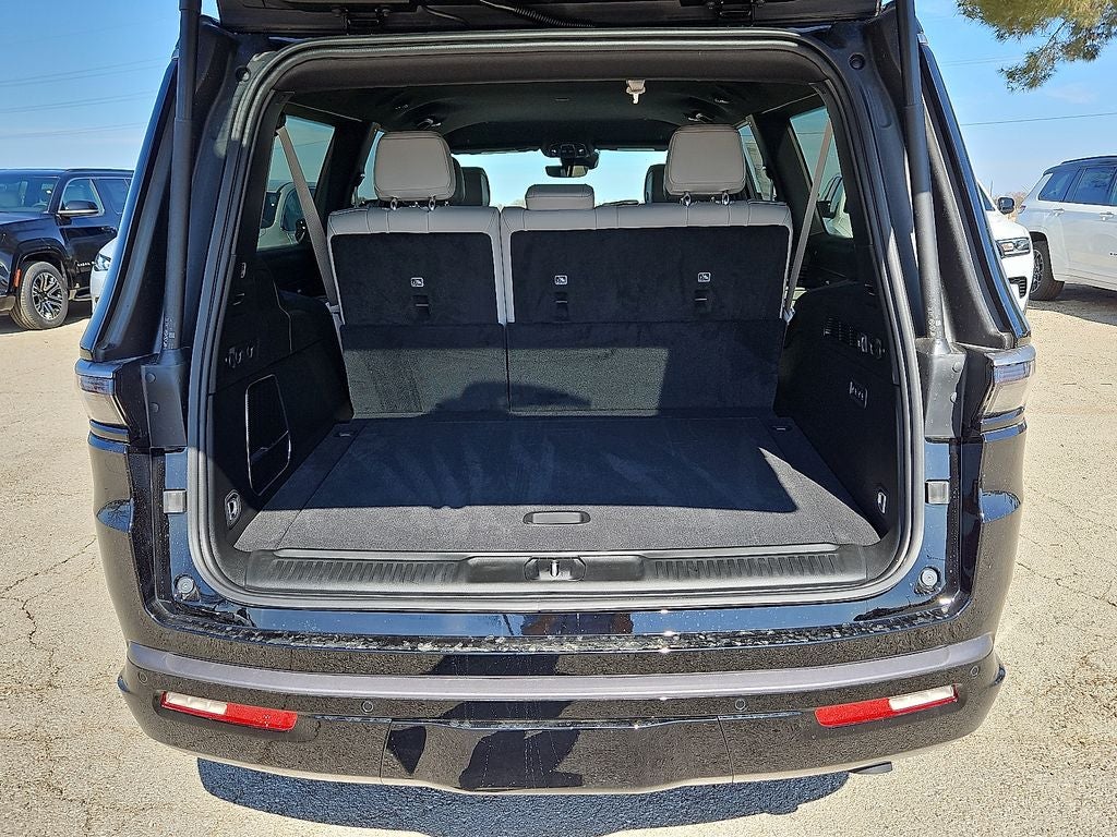 2026 Jeep Grand Wagoneer L 4x4