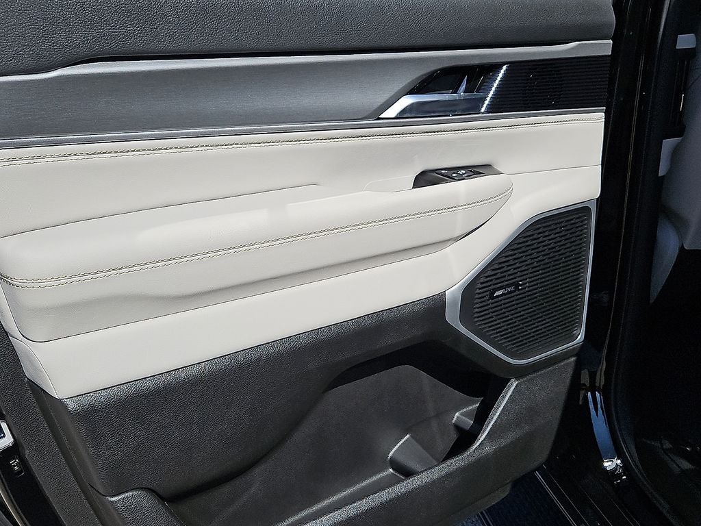 2026 Jeep Grand Wagoneer L 4x4