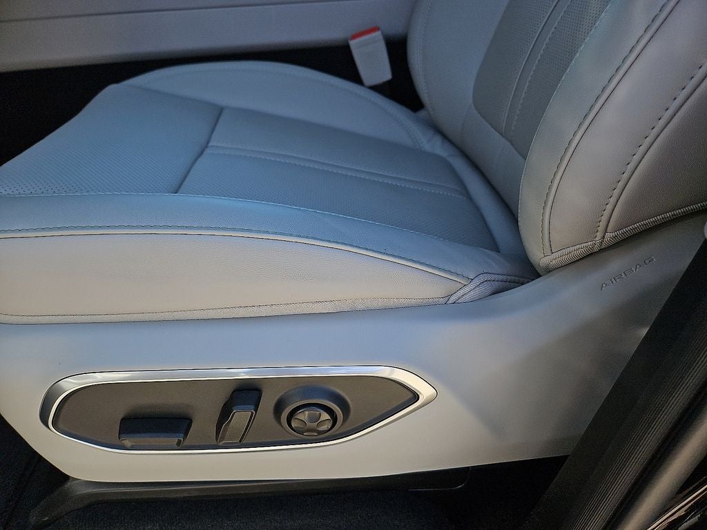 2026 Jeep Grand Wagoneer L 4x4