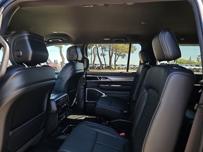 2026 Jeep Grand Wagoneer L 4x4