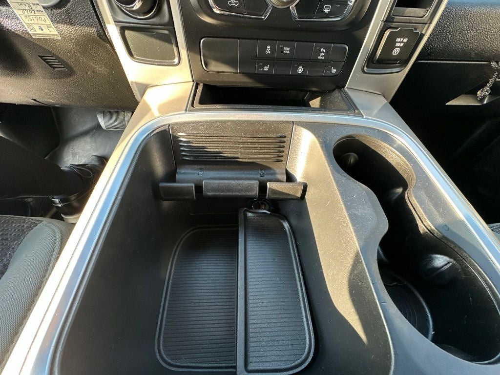 2020 RAM 1500 Classic SLT Crew Cab 4x2 6'4' Box