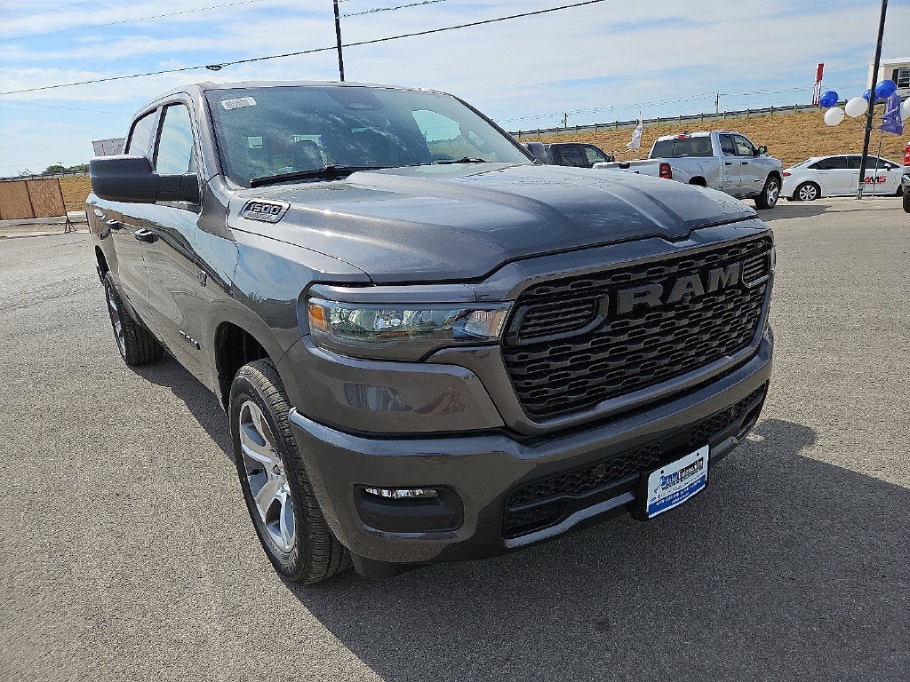 2027 RAM Ram 1500 RAM 1500 EXPRESS CREW CAB 4X2 5'7' BOX