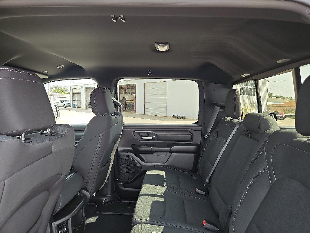 2027 RAM Ram 1500 RAM 1500 EXPRESS CREW CAB 4X2 5'7' BOX