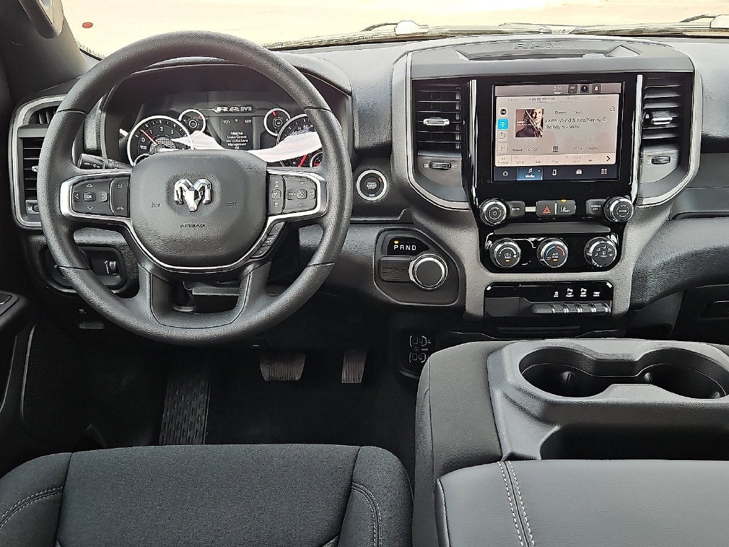 2027 RAM Ram 1500 RAM 1500 EXPRESS CREW CAB 4X2 5'7' BOX