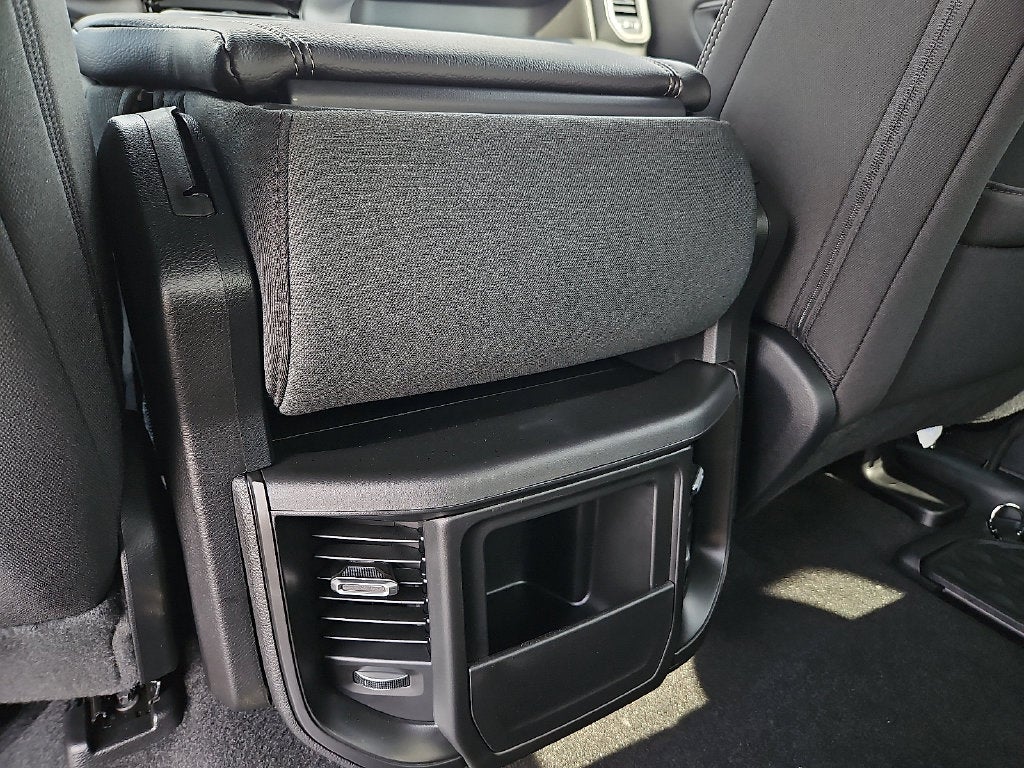 2027 RAM Ram 1500 RAM 1500 EXPRESS CREW CAB 4X2 5'7' BOX