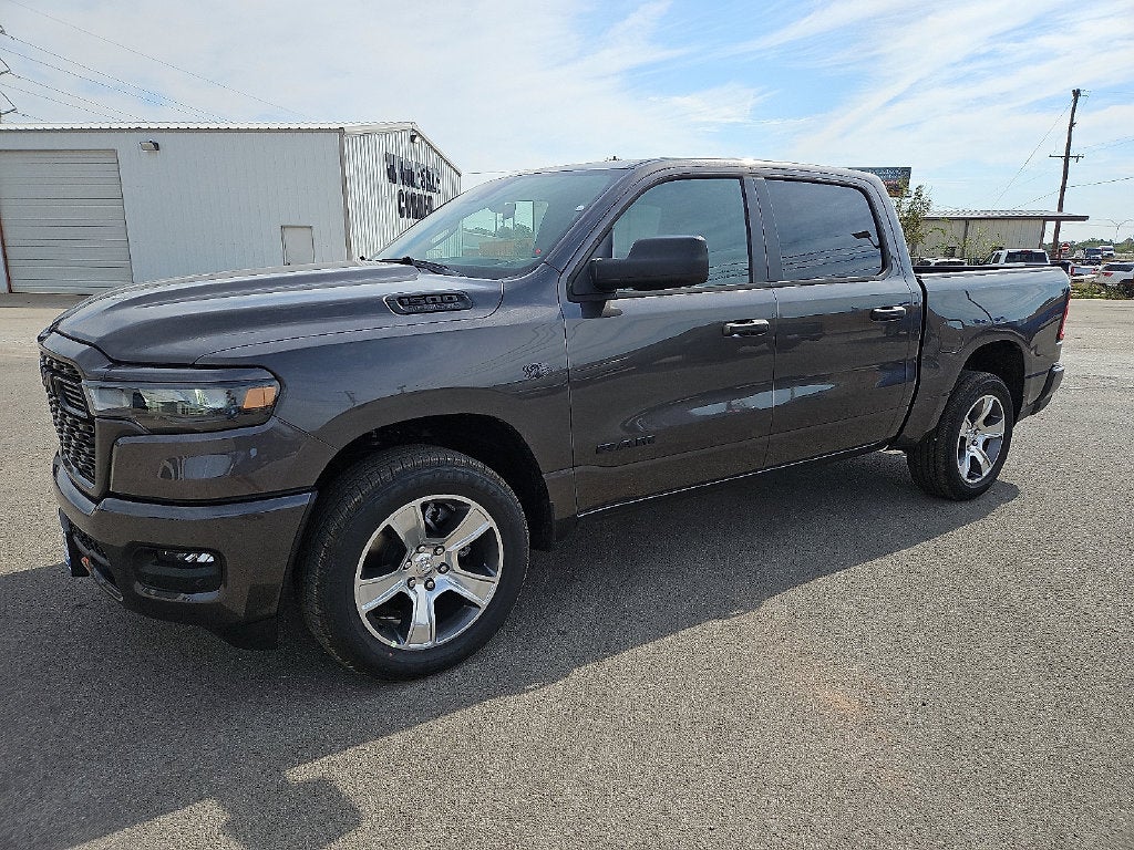 2027 RAM Ram 1500 RAM 1500 EXPRESS CREW CAB 4X2 5'7' BOX