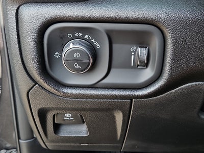 2027 RAM Ram 1500 RAM 1500 EXPRESS CREW CAB 4X2 5'7' BOX