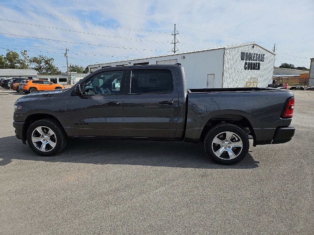 2027 RAM Ram 1500 RAM 1500 EXPRESS CREW CAB 4X2 5'7' BOX
