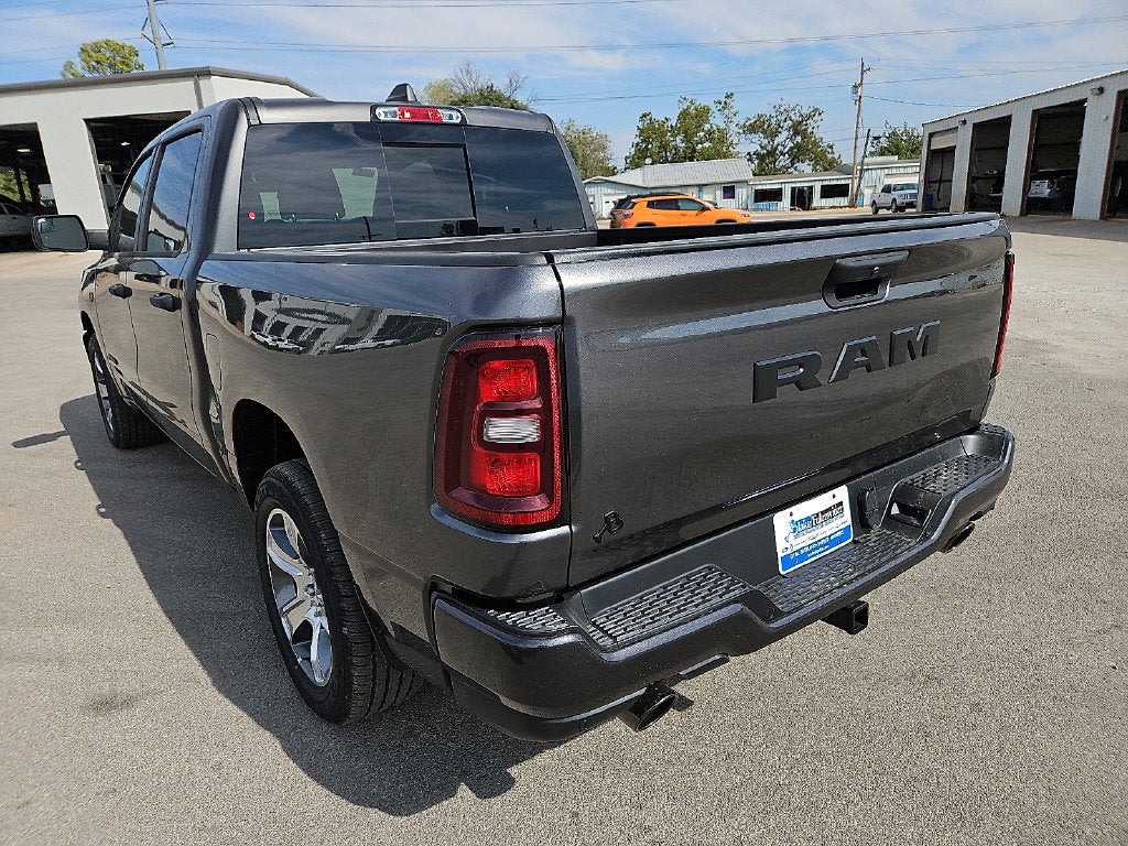 2027 RAM Ram 1500 RAM 1500 EXPRESS CREW CAB 4X2 5'7' BOX