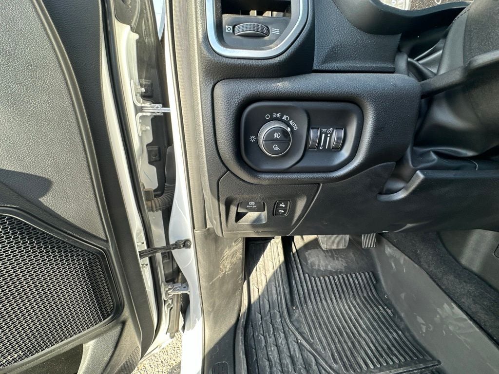 2025 RAM 1500 Lone Star Crew Cab 4x4 5'7' Box