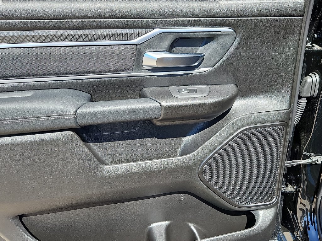2027 RAM Ram 1500 RAM 1500 LONE STAR CREW CAB 4X4 5'7' BOX