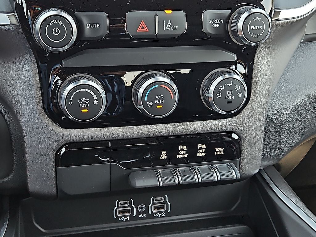 2026 RAM Ram 1500 RAM 1500 EXPRESS CREW CAB 4X4 5'7' BOX