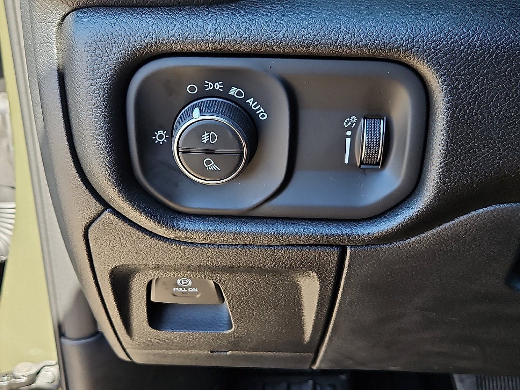 2027 RAM Ram 1500 RAM 1500 WARLOCK CREW CAB 4X4 5'7' BOX